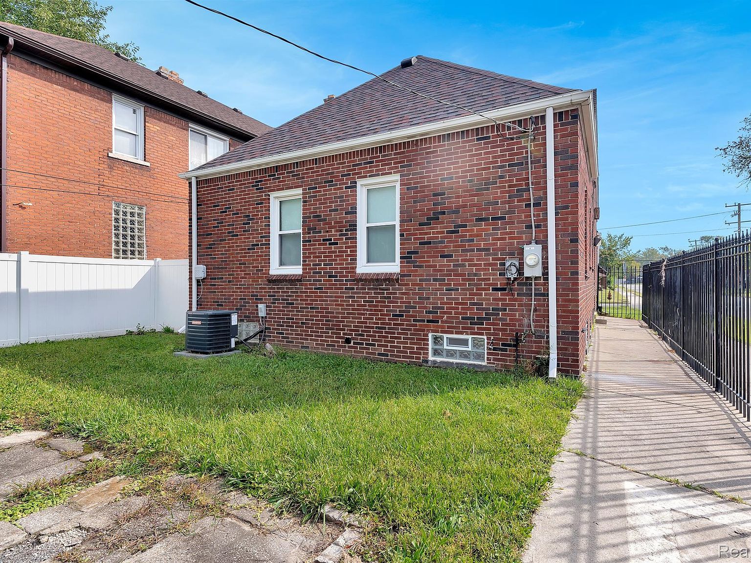 13101 Santa Rosa Dr Detroit, MI 48238 - Thumbnail 3