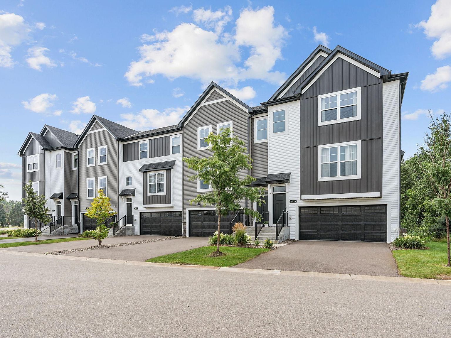 8612 Kenyon Ct NE #B Blaine, MN 55434 - Thumbnail 3