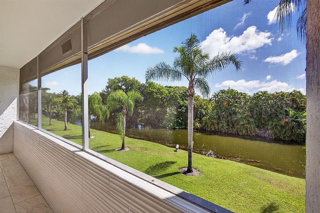 126 Sparrow Dr APT 10B Royal Palm Beach, FL 33411 - Thumbnail 3