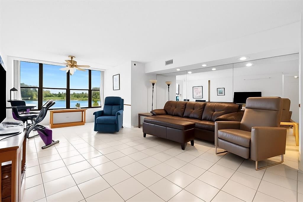 2908 Carambola Cir #101-B Pompano Beach, FL 33066 - Thumbnail 3