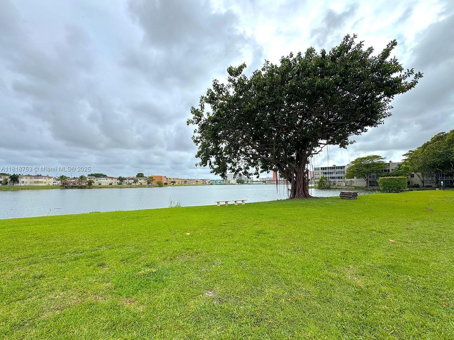 1750 NE 191st St APT 224-4 Miami, FL 33179 - Thumbnail 3