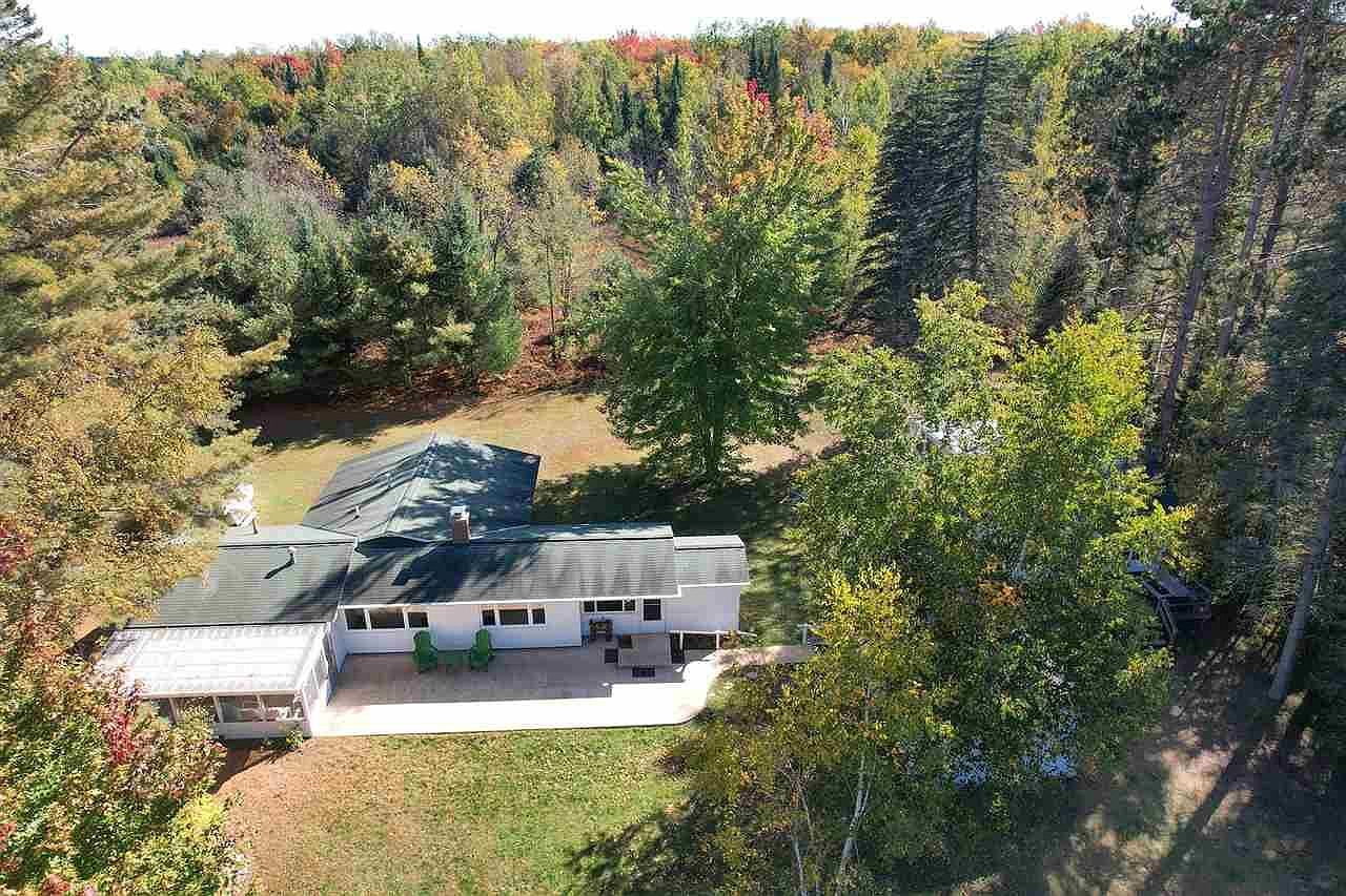 11076 Botsford Ln Petoskey, MI 49770 - Thumbnail 3