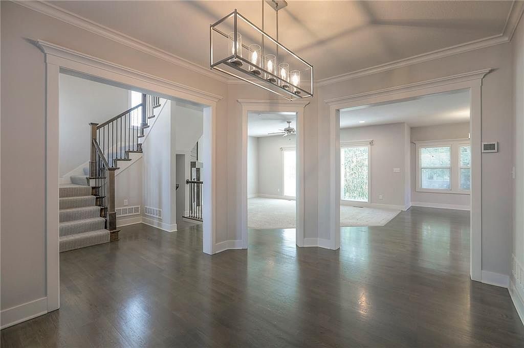 1305 NE Goshen Dr Lees Summit, MO 64064 - Thumbnail 3