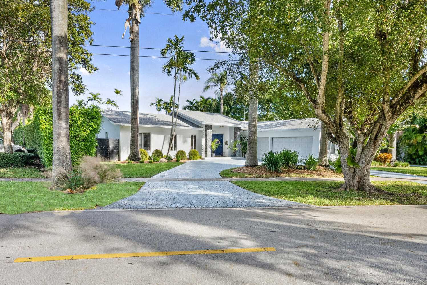 13525 Southwest 72nd Avenue, Miami, FL, USA, 33156 - Thumbnail 3