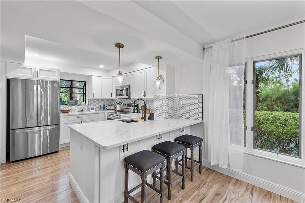 1510 Oyster Catcher Poin #1510B Naples, FL 34105 - Thumbnail 3