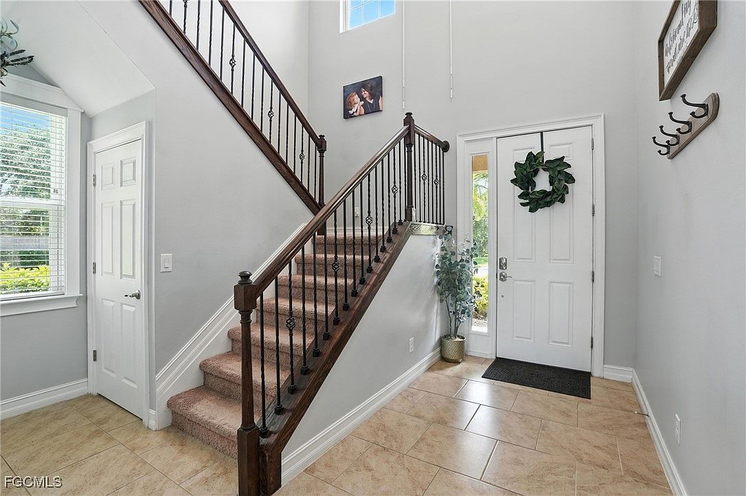 12631 Blue Banyon Ct North Fort Myers, FL 33903 - Thumbnail 3