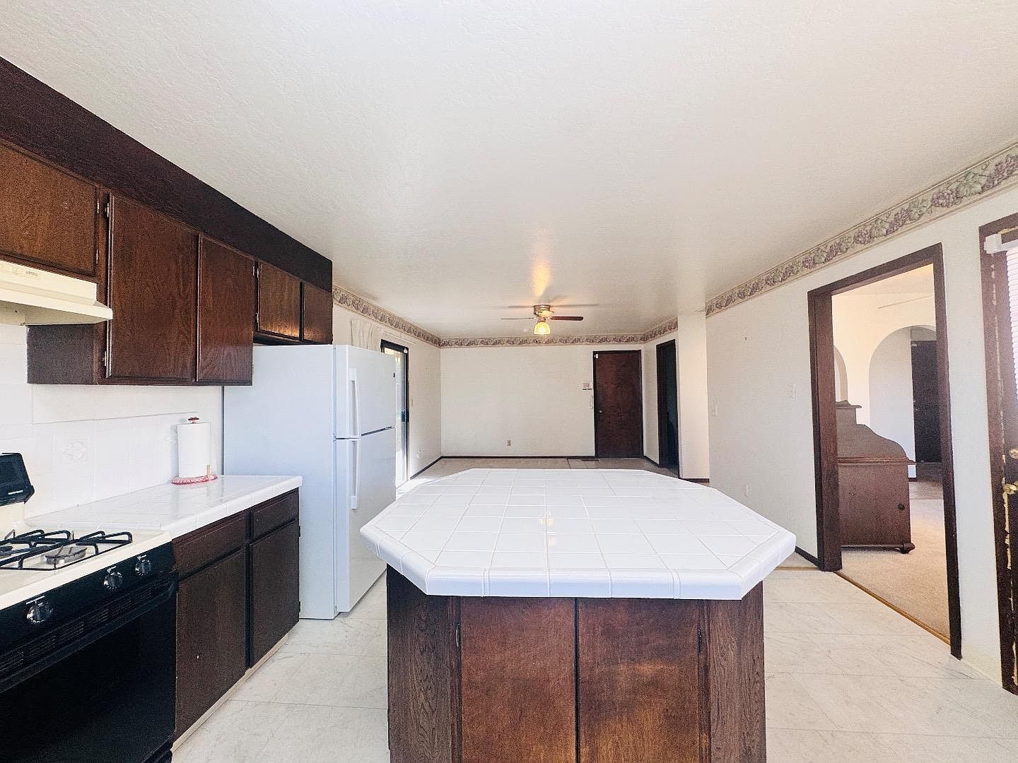 1581 Alta Vista Way Hollister, CA 95023 - Thumbnail 3