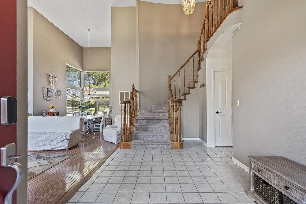 310 Bonnie Ln Hollister, CA 95023 - Thumbnail 3