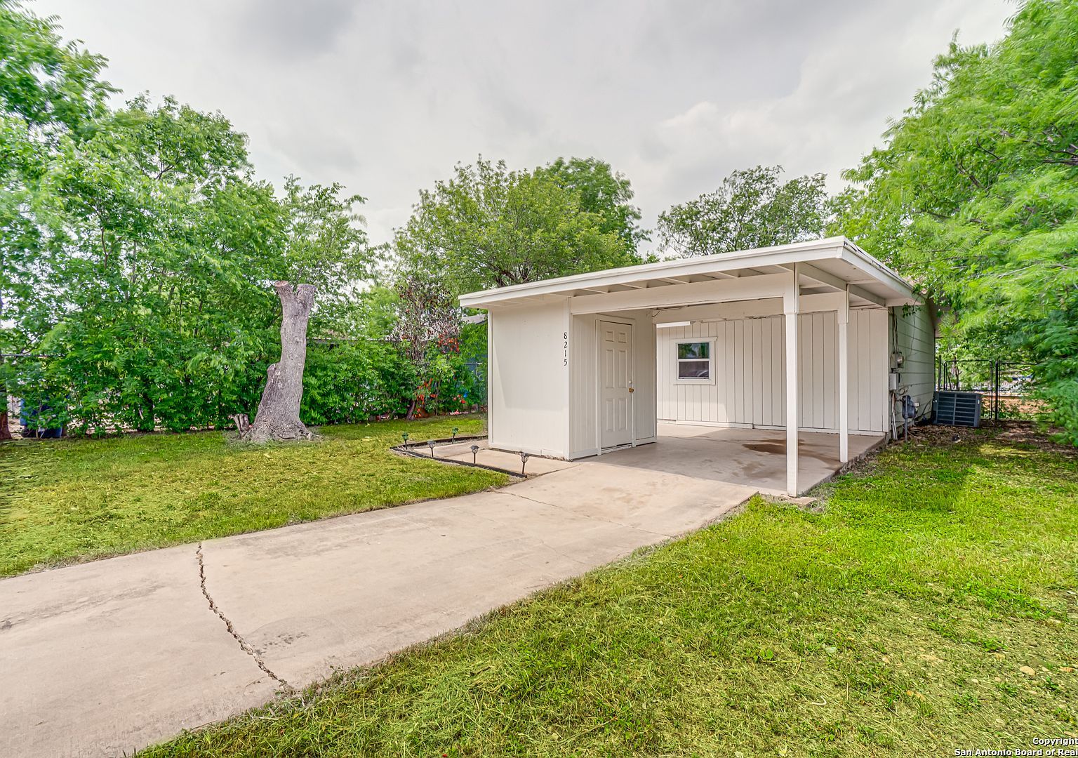 8215 Lazy Creek St San Antonio, TX 78242 - Thumbnail 3