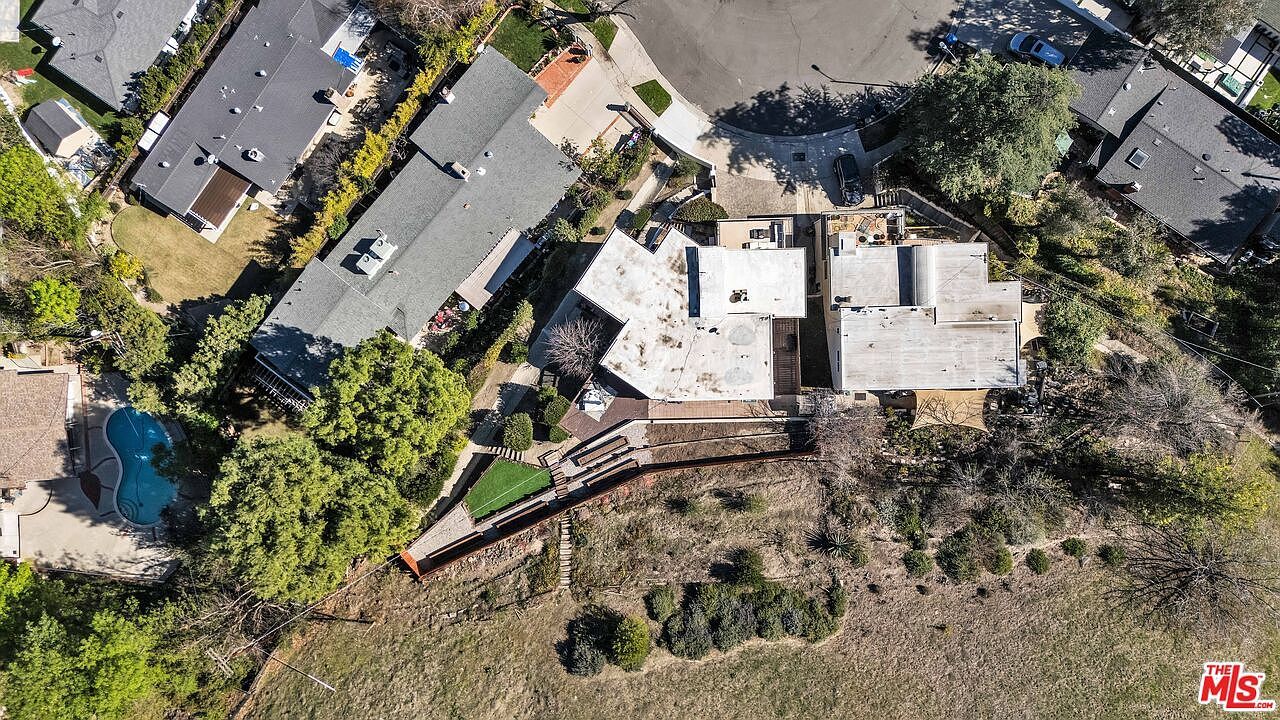 22736 Cavalier St Woodland Hills, CA 91364 - Thumbnail 3