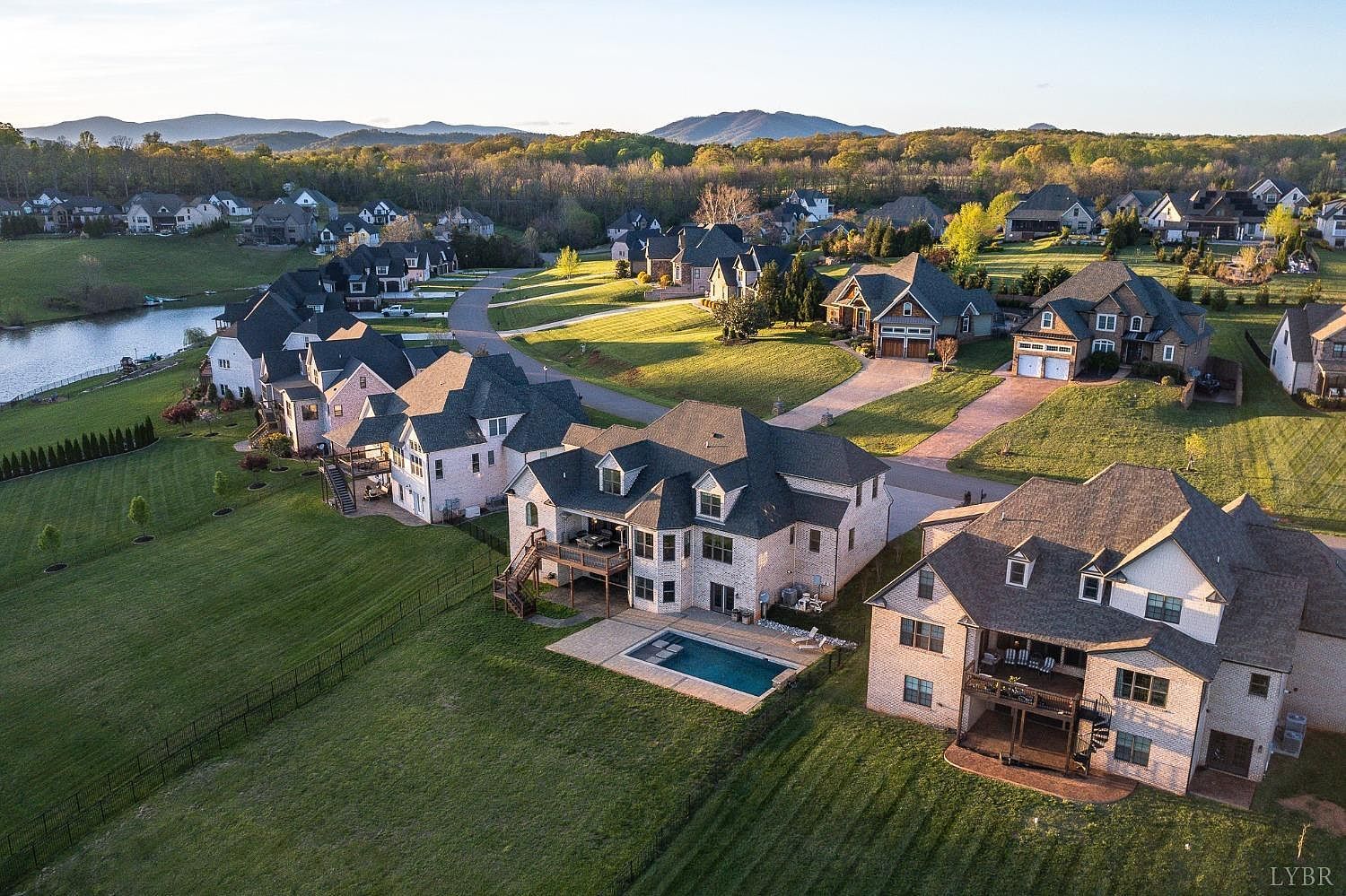 1698 Lake Manor Dr Forest, VA 24551 - Thumbnail 3