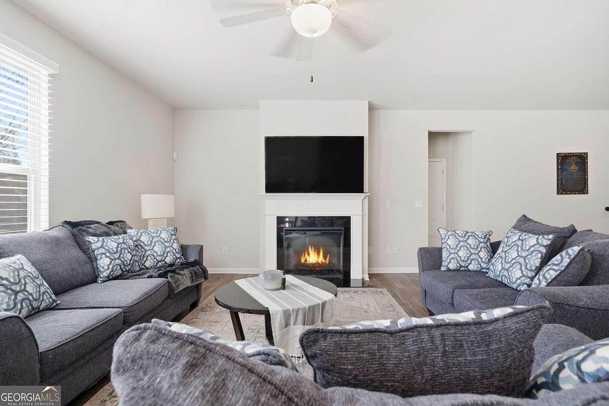 103 McGinnis Cir Calhoun, GA 30701 - Thumbnail 3