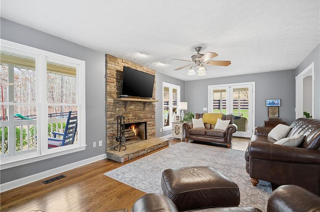 680 E Valley Rd NE Rydal, GA 30171 - Thumbnail 3