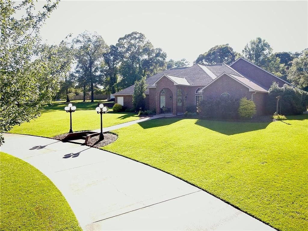 8058 Champions Way Pineville, LA 71360 - Thumbnail 3