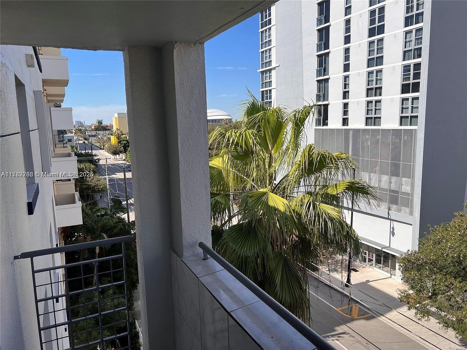 546 SW 1st St APT 611 Miami, FL 33130 - Thumbnail 3