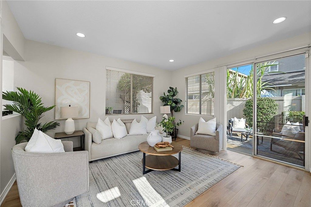 834 N Kintyre Dr Orange, CA 92869 - Thumbnail 3