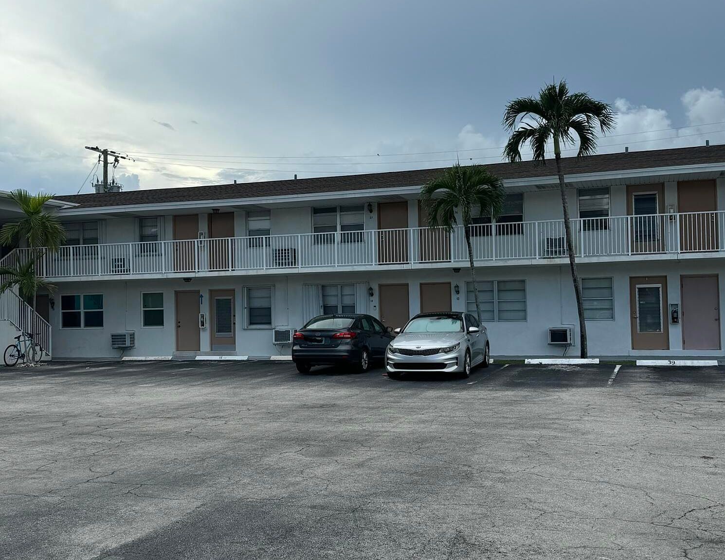 810 Lake Shore Dr APT 37 Lake Park, FL 33403 - Thumbnail 3