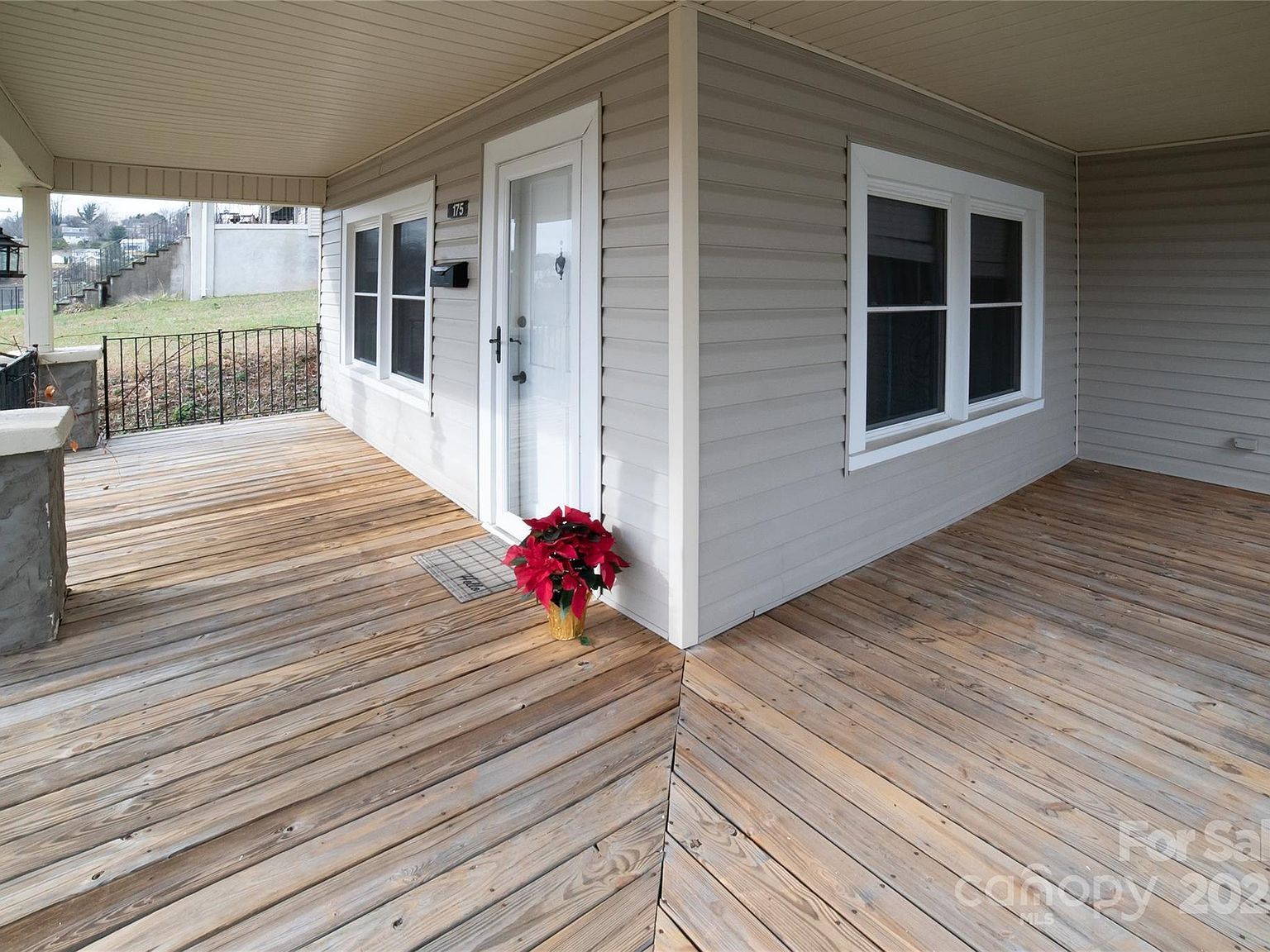 175 Blue Ridge St Marion, NC 28752 - Thumbnail 3