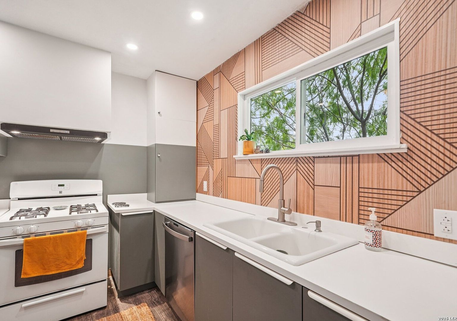 12702 Middle Ln San Antonio, TX 78217 - Thumbnail 3