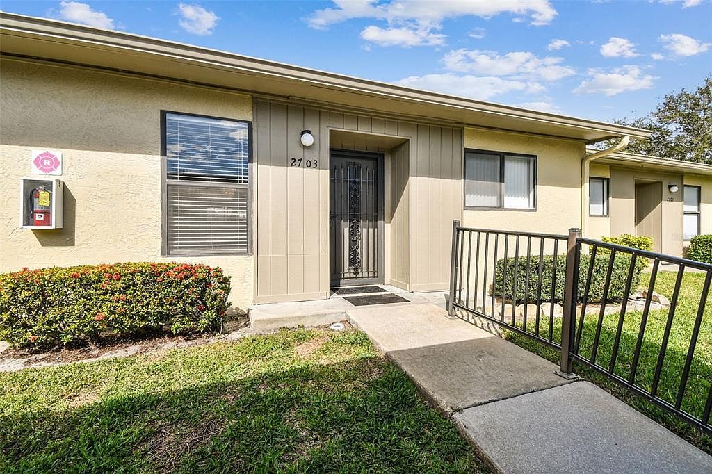 2703 60th Avenue Plz N Bradenton, FL 34207 - Thumbnail 3