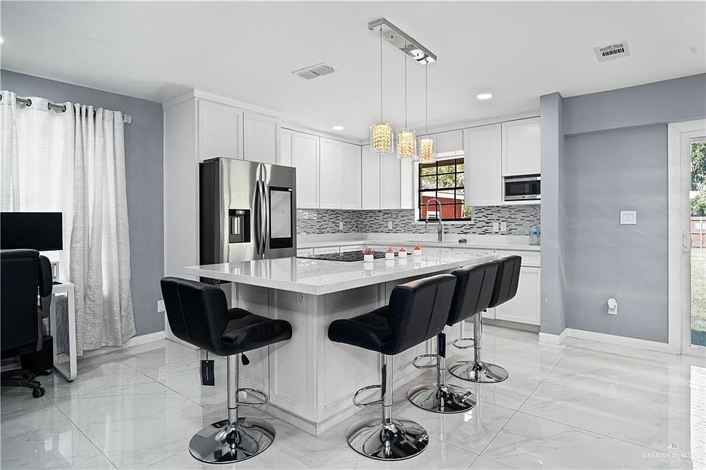 921 E Alan St Pharr, TX 78577 - Thumbnail 3