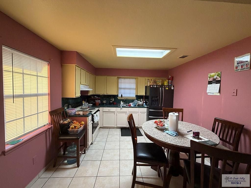 507 Legion Trl Los Fresnos, TX 78566 - Thumbnail 3