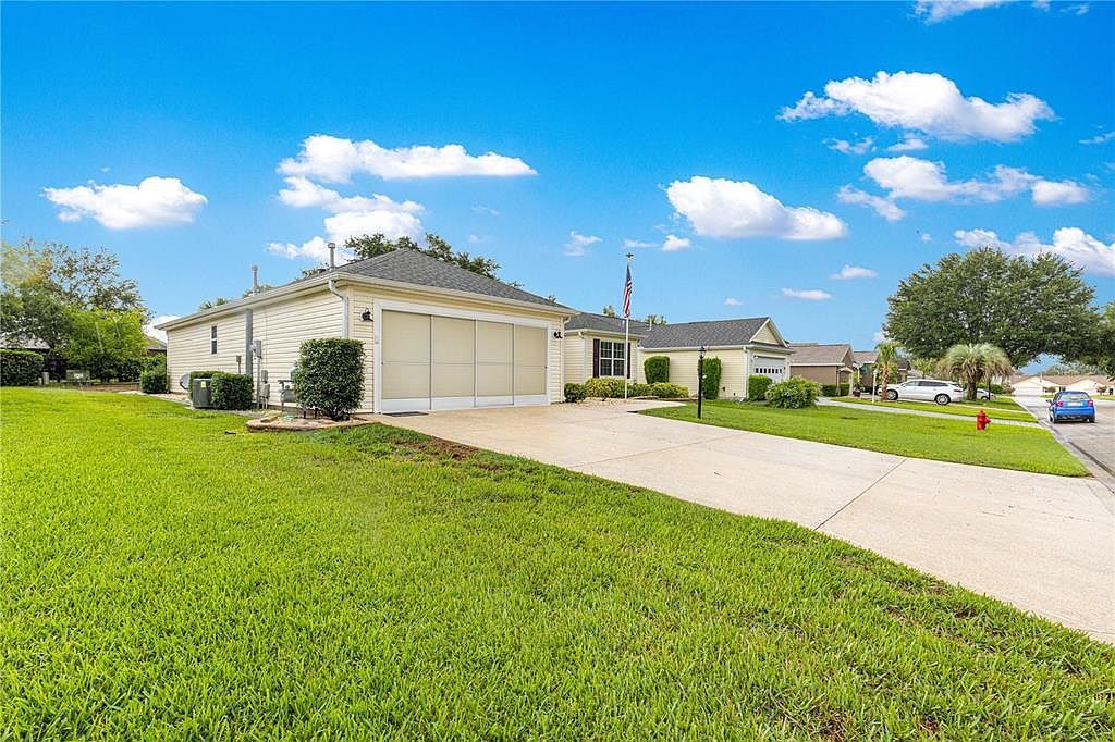 9161 SE 169th Bentley St The Villages, FL 32162 - Thumbnail 3