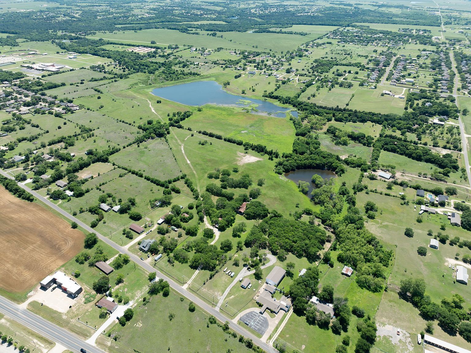 1355 N Houston St Lorena, TX 76655 - Thumbnail 3