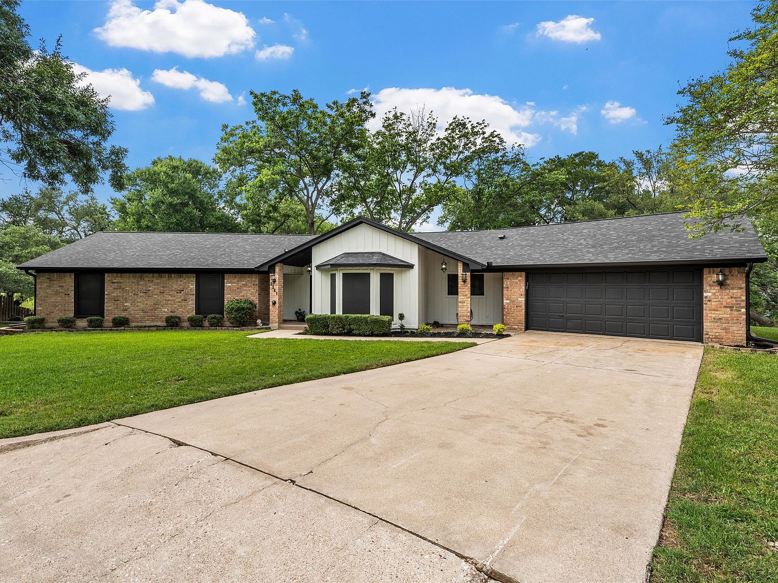 3241 Village Park Dr Waco, TX 76708 - Thumbnail 3