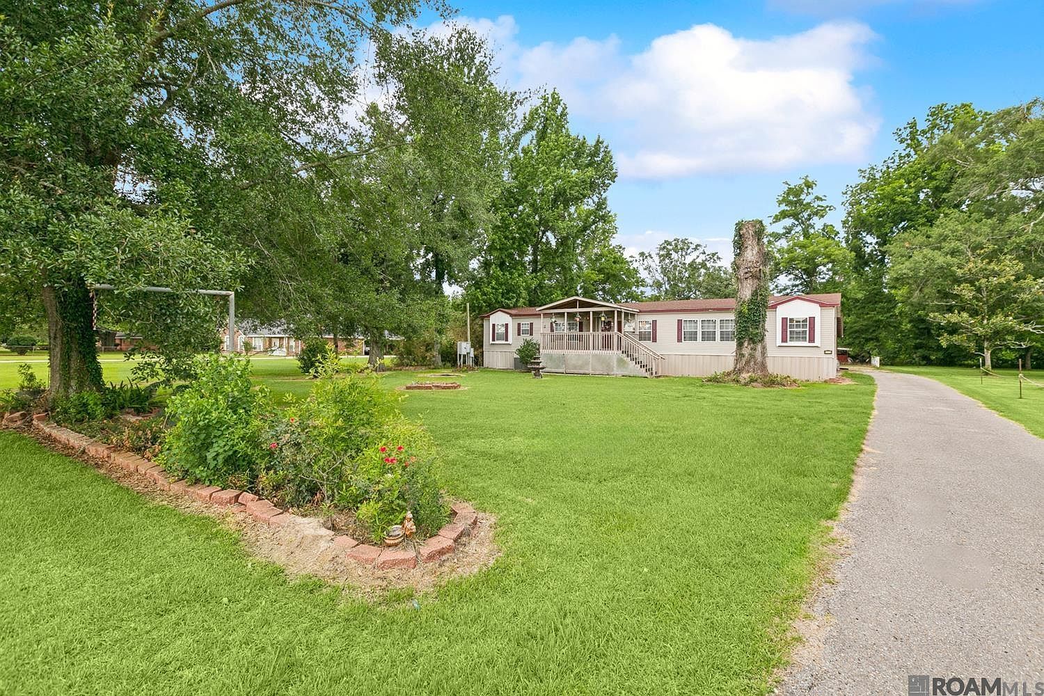 1210 E State Highway 30 Gonzales, LA 70737 - Thumbnail 3