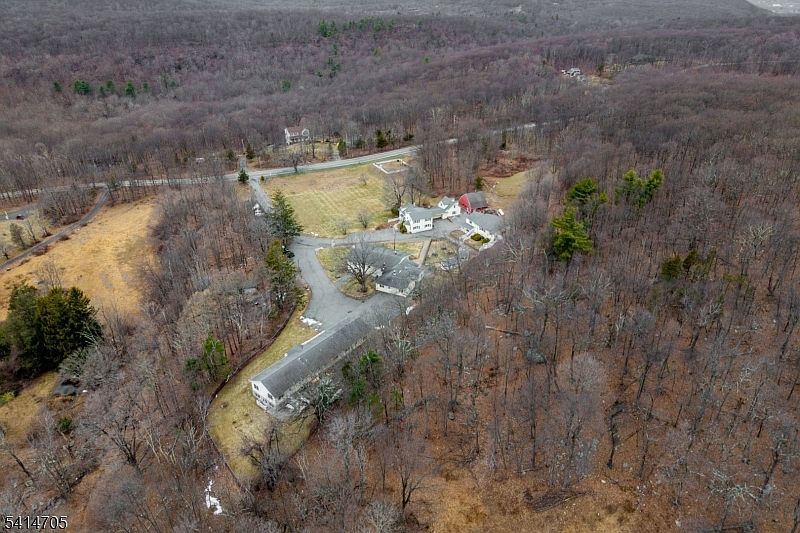 240 Longhouse Dr W Hewitt, NJ 07421 - Thumbnail 3