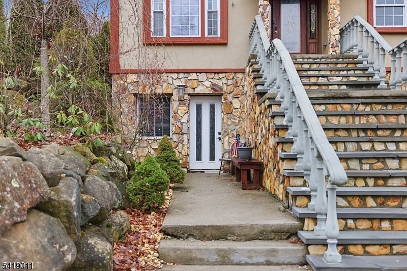 130 Valley View Dr Rockaway, NJ 07866 - Thumbnail 3