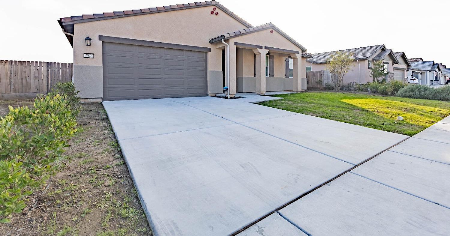 782 Skansen St Kingsburg, CA 93631 - Thumbnail 3