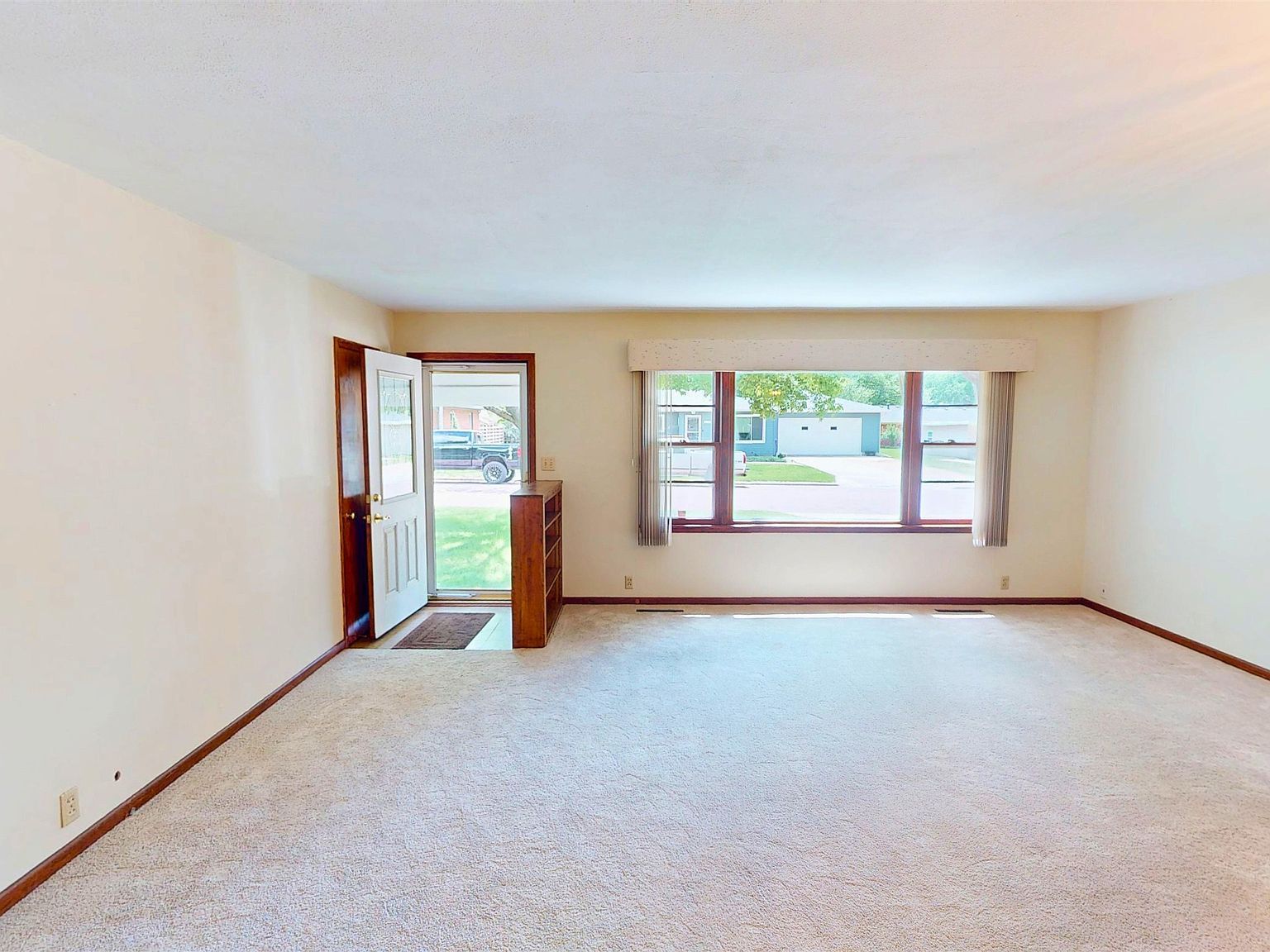 611 E 17th St Spencer, IA 51301 - Thumbnail 3