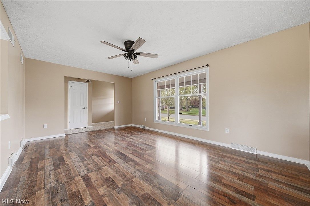 125 Springbrook Dr SE New Philadelphia, OH 44663 - Thumbnail 3