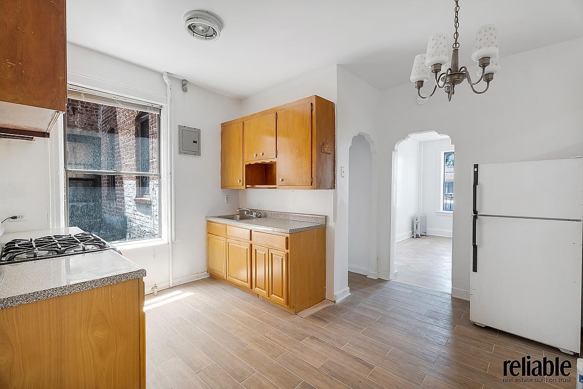 113 Brighton 11 St Brooklyn, NY 11235 - Thumbnail 3