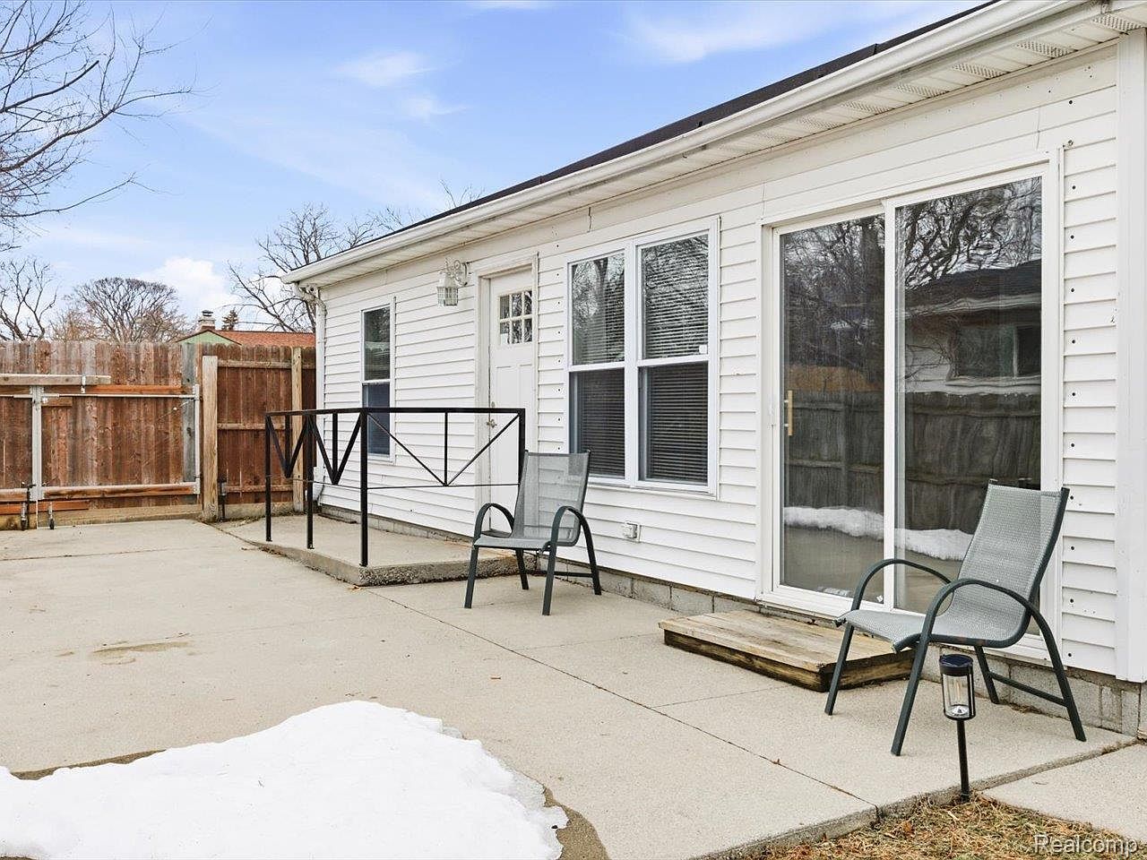 1218 Center Ave Port Huron, MI 48060 - Thumbnail 3