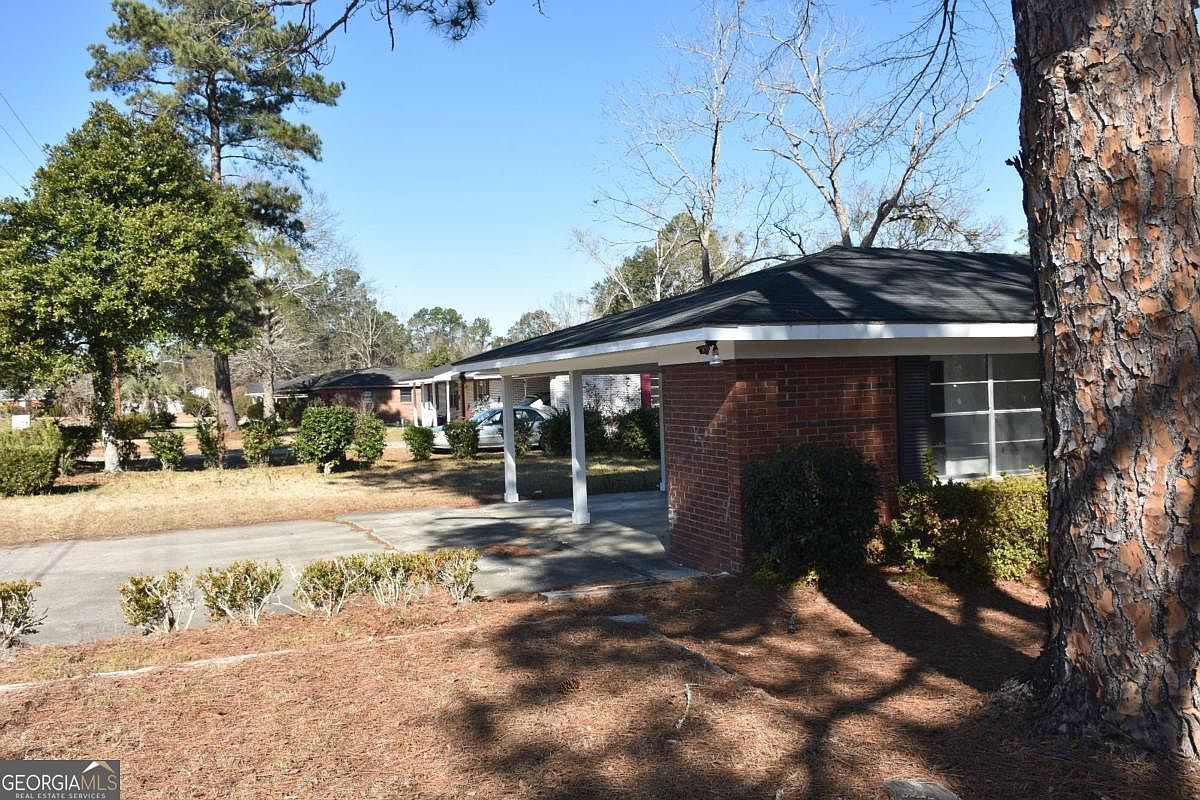 611 N 4th St Jesup, GA 31545 - Thumbnail 3