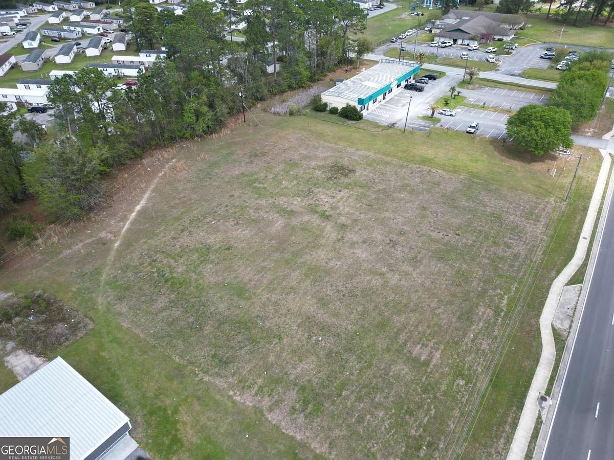 951 Elma G Miles Pkwy Hinesville, GA 31313 - Thumbnail 3