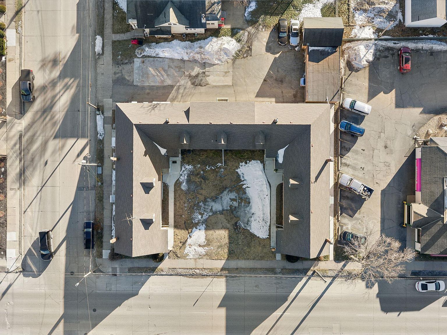 301 W Oakland Ave APT 4 Austin, MN 55912 - Thumbnail 3