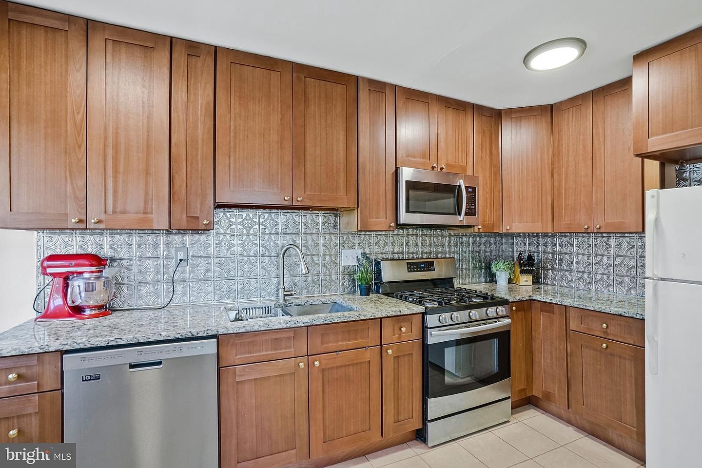 98 S Iris St Alexandria, VA 22304 - Thumbnail 3