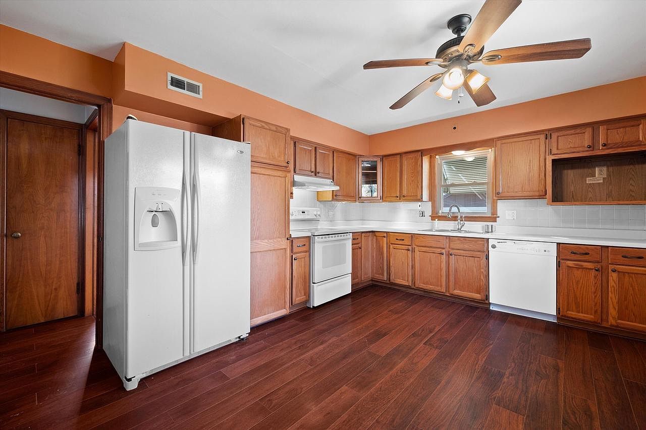 3801 S 13th St Milwaukee, WI 53221 - Thumbnail 3