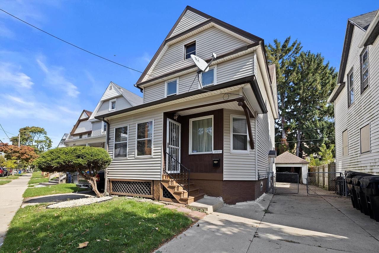 1629 Taylor Ave Racine, WI 53403 - Thumbnail 3