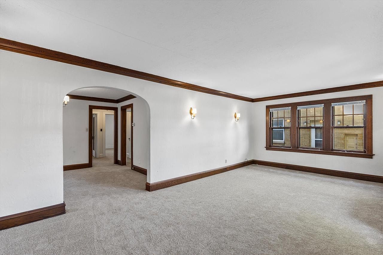 3731 N. Morris #3733 Milwaukee, WI 53211 - Thumbnail 3