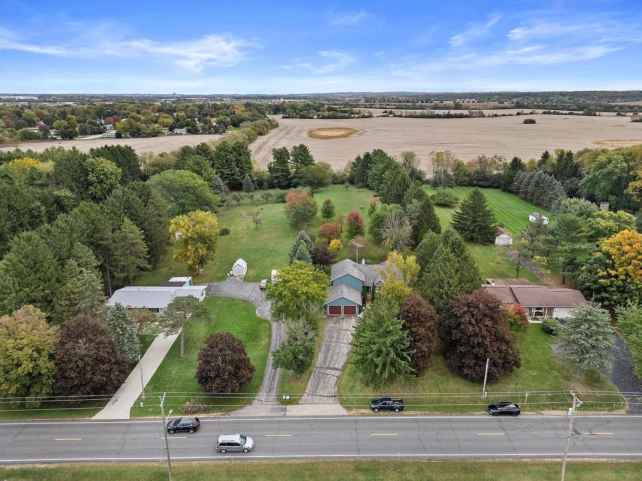 735 S 2nd St Delavan, WI 53115 - Thumbnail 3