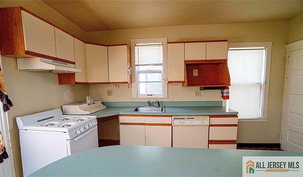 52 Ellen St New Brunswick, NJ 08901 - Thumbnail 3