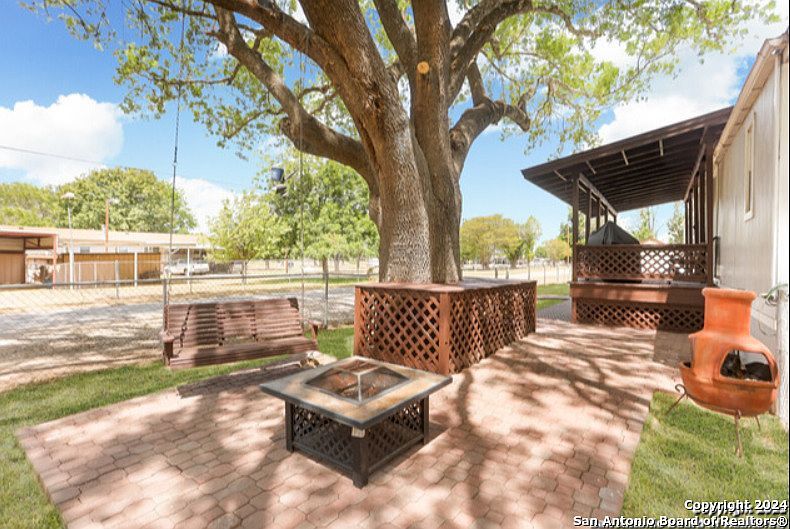 161 Water St Pipe Creek, TX 78063 - Thumbnail 3