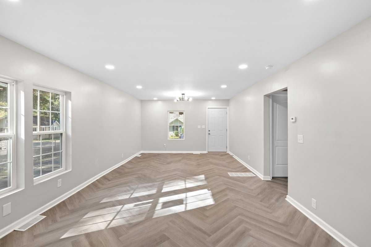 305 Division Avenue, Salisbury, NC, USA, 28144 - Thumbnail 3