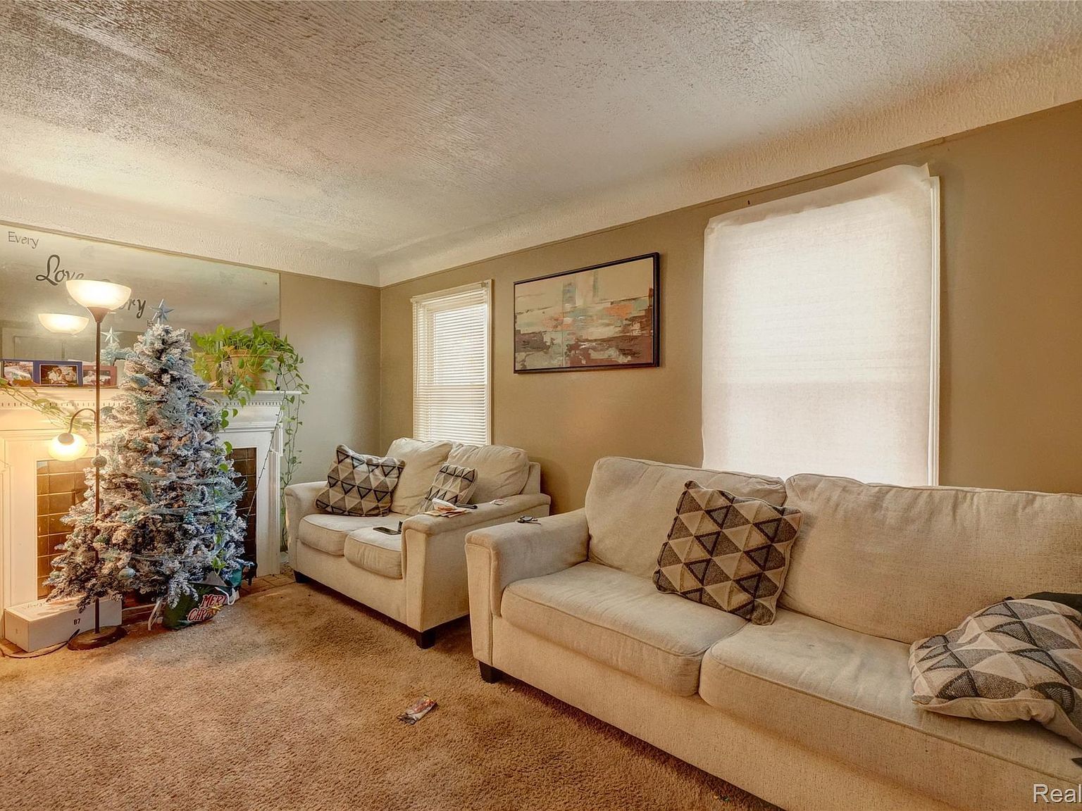 19159 Meyers Rd Detroit, MI 48235 - Thumbnail 3