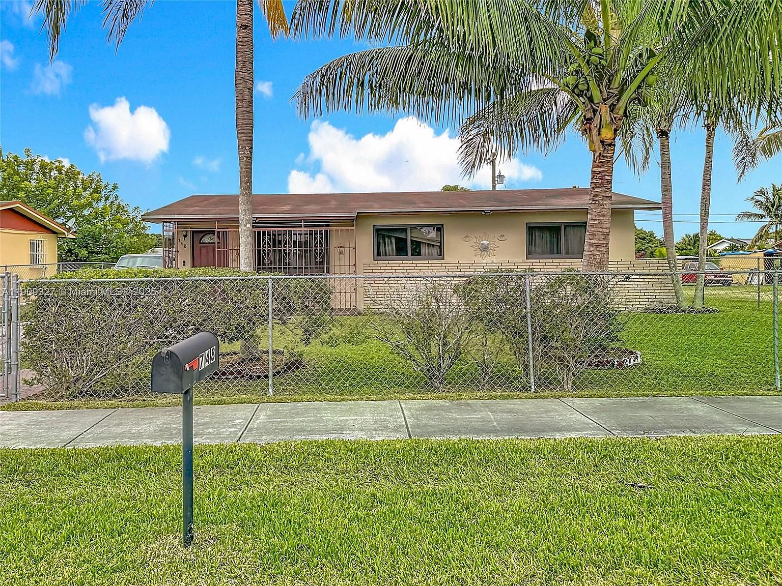 748 NW 2nd St Florida City, FL 33034 - Thumbnail 3